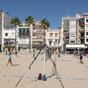 https://entre-pinos-p1-beach-apartment.catalonia-hotels.com